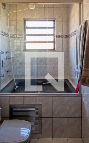 Casa à venda com 400m², 4 quartos e 8 vagasBanheiro 2