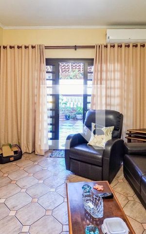 Casa à venda com 400m², 4 quartos e 8 vagasSala