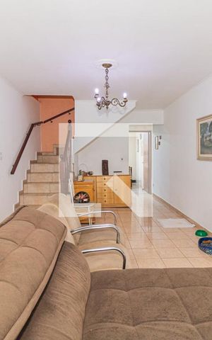 Casa à venda com 500m², 4 quartos e 4 vagas Casa à venda com 500m², 4 quartos e 4 vagasSala