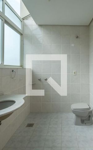 Casa para alugar com 574m², 4 quartos e 3 vagas Casa para alugar com 574m², 4 quartos e 3 vagasBanheiro da Suíte 2