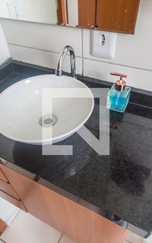 Apartamento à venda com 55m², 2 quartos e 1 vagaDetalhe do banheiro