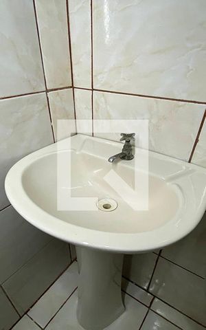 Casa à venda com 175m², 2 quartos e 1 vagaPia do Banheiro da Suíte