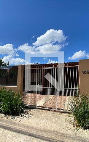 Casa à venda com 175m², 2 quartos e 1 vagaFachada