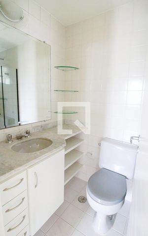 Apartamento à venda com 64m², 2 quartos e 2 vagas Apartamento à venda com 64m², 2 quartos e 2 vagasBanheiro