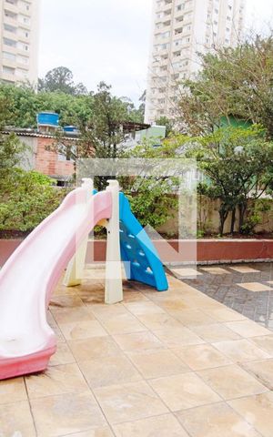 Apartamento à venda com 64m², 2 quartos e 2 vagas Apartamento à venda com 64m², 2 quartos e 2 vagasÁrea comum - Playground