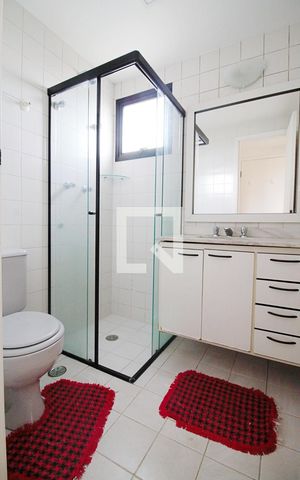 Apartamento à venda com 64m², 2 quartos e 2 vagas Apartamento à venda com 64m², 2 quartos e 2 vagasBanheiro da Suíte