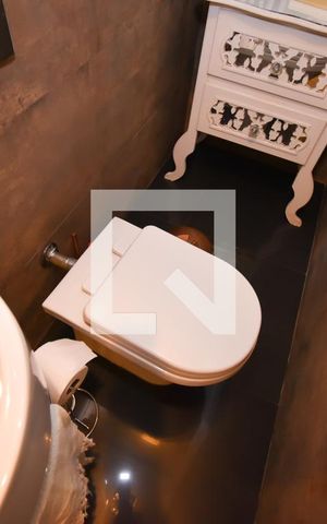 Casa à venda com 140m², 3 quartos e 3 vagas Casa à venda com 140m², 3 quartos e 3 vagasLavabo
