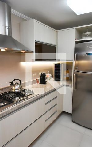 Casa à venda com 140m², 3 quartos e 3 vagas Casa à venda com 140m², 3 quartos e 3 vagasCozinha