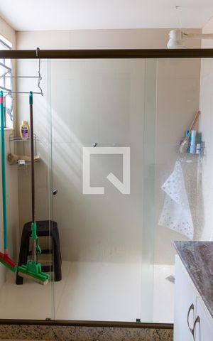 Casa à venda com 154m², 3 quartos e 1 vaga Casa à venda com 154m², 3 quartos e 1 vagaBanheiro da Suíte
