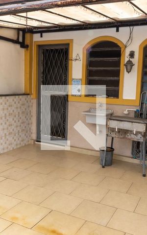 Casa à venda com 154m², 3 quartos e 1 vaga Casa à venda com 154m², 3 quartos e 1 vagaTerraço