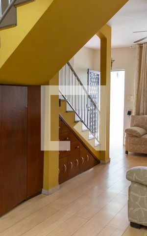 Casa à venda com 154m², 3 quartos e 1 vaga Casa à venda com 154m², 3 quartos e 1 vagaSala