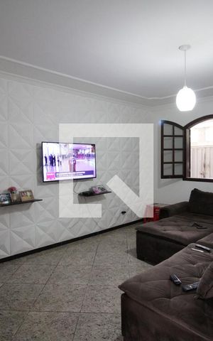 Casa à venda com 316m², 3 quartos e 3 vagasSala