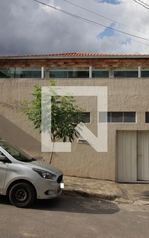 Casa à venda com 316m², 3 quartos e 3 vagasFachada