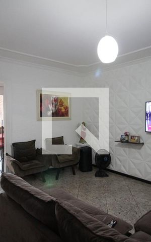 Casa à venda com 316m², 3 quartos e 3 vagasSala