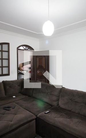 Casa à venda com 316m², 3 quartos e 3 vagasSala
