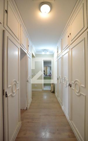 Casa à venda com 400m², 5 quartos e 4 vagasCloset da suíte 2