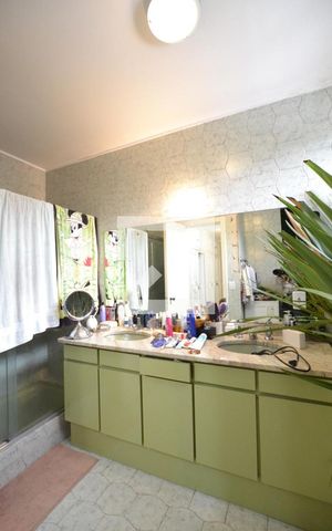 Casa à venda com 400m², 5 quartos e 4 vagasBanheiro da Suíte 2