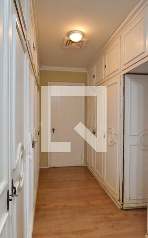 Casa à venda com 400m², 5 quartos e 4 vagasCloset da suíte 2
