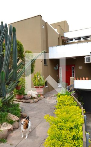 Casa à venda com 400m², 5 quartos e 4 vagasFachada