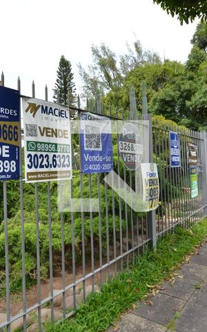 Casa à venda com 400m², 5 quartos e 4 vagasFachada