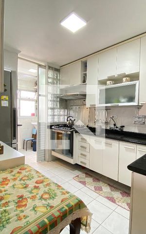 Apartamento à venda com 65m², 2 quartos e 1 vagaCozinha
