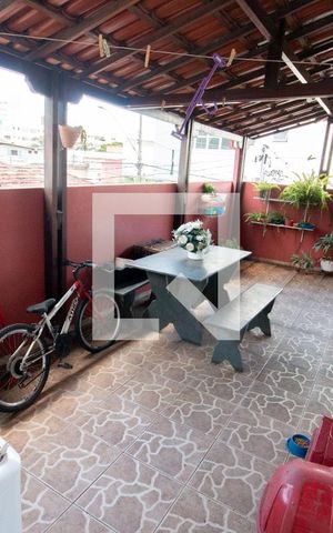 Casa à venda com 375m², 3 quartos e 3 vagas Casa à venda com 375m², 3 quartos e 3 vagasÁrea de Serviço
