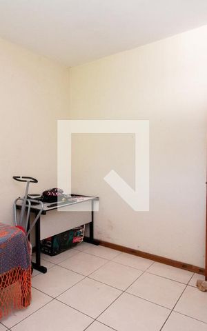 Casa à venda com 375m², 3 quartos e 3 vagas Casa à venda com 375m², 3 quartos e 3 vagasQuarto 2