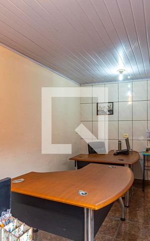 Casa à venda com 312m², 3 quartos e 3 vagas Casa à venda com 312m², 3 quartos e 3 vagasEscritório