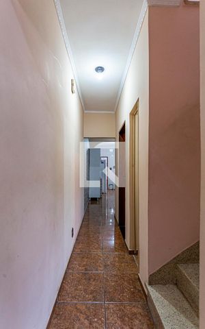 Casa à venda com 312m², 3 quartos e 3 vagas Casa à venda com 312m², 3 quartos e 3 vagasCorredor