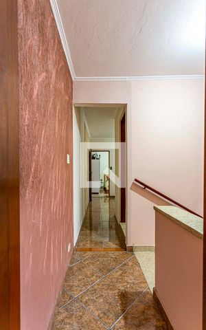 Casa à venda com 312m², 3 quartos e 3 vagas Casa à venda com 312m², 3 quartos e 3 vagasCorredor Dormitórios