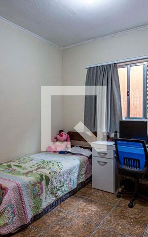 Casa à venda com 312m², 3 quartos e 3 vagas Casa à venda com 312m², 3 quartos e 3 vagasQuarto 2