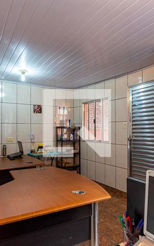 Casa à venda com 312m², 3 quartos e 3 vagas Casa à venda com 312m², 3 quartos e 3 vagasEscritório