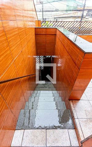 Casa à venda com 312m², 3 quartos e 3 vagas Casa à venda com 312m², 3 quartos e 3 vagasEscada Garagem