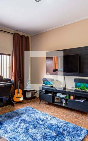 Casa à venda com 312m², 3 quartos e 3 vagas Casa à venda com 312m², 3 quartos e 3 vagasSala