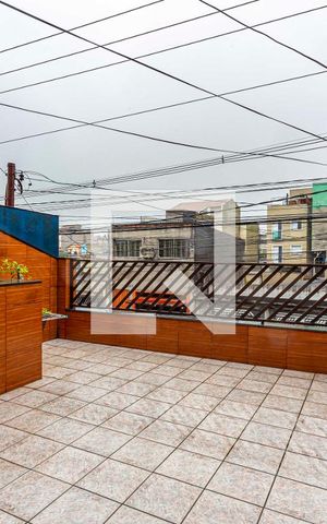 Casa à venda com 312m², 3 quartos e 3 vagas Casa à venda com 312m², 3 quartos e 3 vagasVaranda