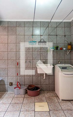 Casa à venda com 312m², 3 quartos e 3 vagas Casa à venda com 312m², 3 quartos e 3 vagasÁrea de Serviço