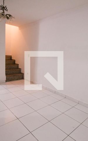 Casa para alugar com 55m², 2 quartos e 1 vaga Casa para alugar com 55m², 2 quartos e 1 vagaSala