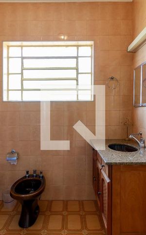 Casa para alugar com 160m², 3 quartos e 2 vagas Casa para alugar com 160m², 3 quartos e 2 vagasBanheiro 3