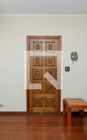 Casa para alugar com 160m², 3 quartos e 2 vagas Casa para alugar com 160m², 3 quartos e 2 vagasSala