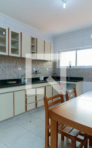 Casa para alugar com 160m², 3 quartos e 2 vagas Casa para alugar com 160m², 3 quartos e 2 vagasCozinha