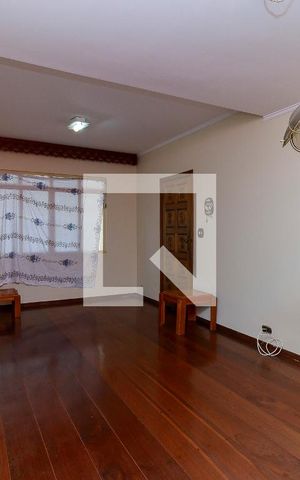 Casa para alugar com 160m², 3 quartos e 2 vagas Casa para alugar com 160m², 3 quartos e 2 vagasSala