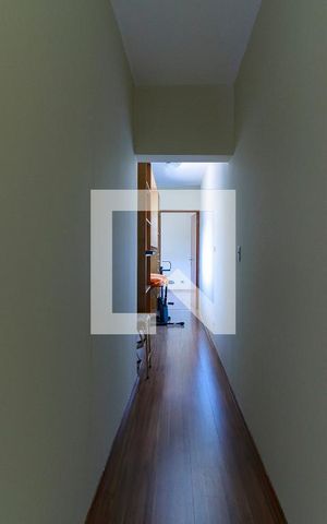 Casa para alugar com 160m², 3 quartos e 2 vagas Casa para alugar com 160m², 3 quartos e 2 vagasCorredor