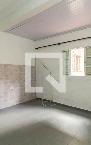 Casa de condomínio para alugar com 33m², 1 quarto e sem vaga Casa de condomínio para alugar com 33m², 1 quarto e sem vagaSala- Quarto