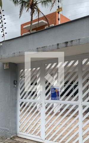 Casa para alugar com 180m², 4 quartos e 5 vagas Casa para alugar com 180m², 4 quartos e 5 vagasFachada