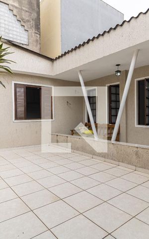 Casa para alugar com 70m², 2 quartos e sem vagaQuintal
