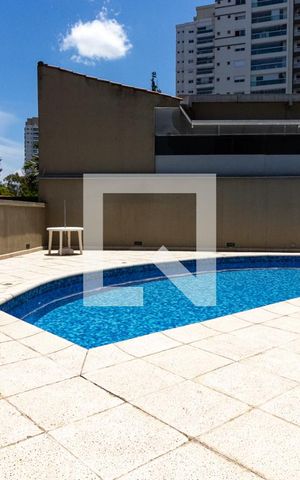 Apartamento à venda com 385m², 6 quartos e 6 vagas Apartamento à venda com 385m², 6 quartos e 6 vagasÁrea comum - Piscina