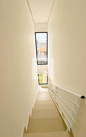 Casa para alugar com 97m², 2 quartos e 1 vagaEscada