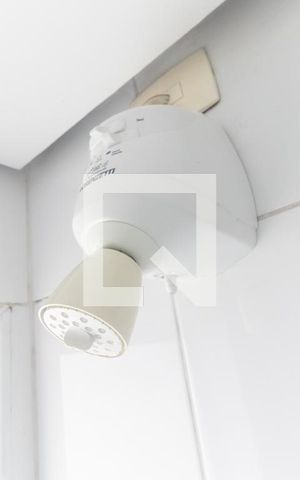 Apartamento para alugar com 80m², 2 quartos e sem vagaBanheiro de Serviço