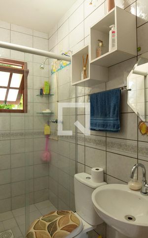 Casa à venda com 0m², 3 quartos e 5 vagas Casa à venda com 0m², 3 quartos e 5 vagasBanheiro social