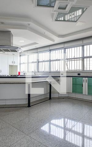Apartamento à venda com 496m², 5 quartos e 7 vagas Apartamento à venda com 496m², 5 quartos e 7 vagasCozinha